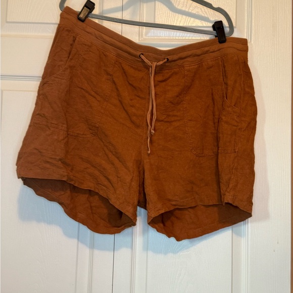 EVRI Pants - EVRI Women's Rust-Colored Cargo Shorts - Washed, Not Worn - 18W